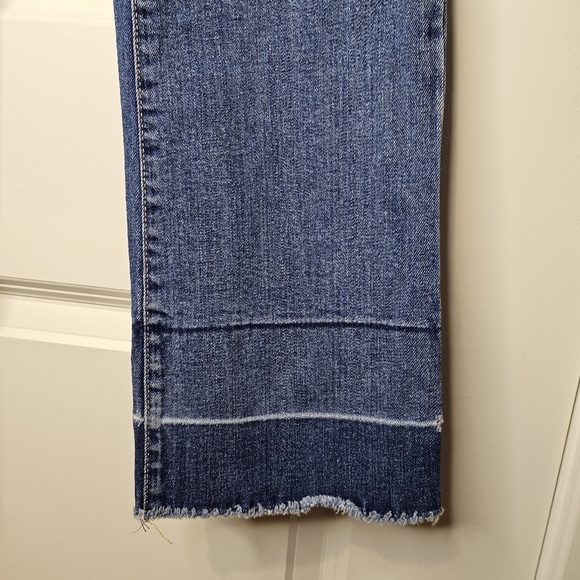 Old Navy Juniors 14 Plus Distressed Boot Cut Adjustable Waistband Raw Hem Jeans - Picture 2 of 9